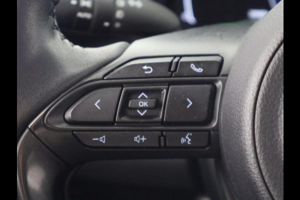 Toyota Yaris 1.5 Hybrid 115 Dynamic Luxury | Stuur- & Stoelverwarming | Parkeersensoren | Adaptieve Cruise Control | BSM