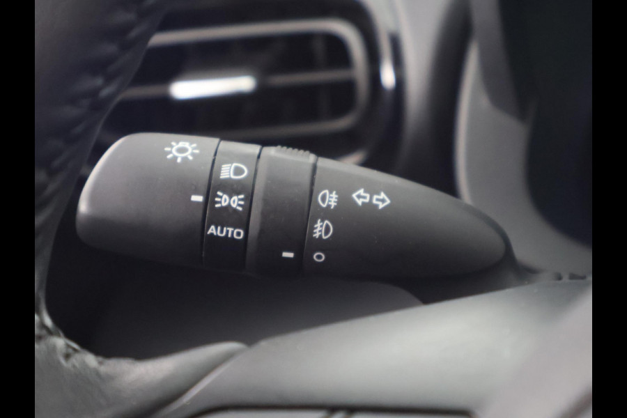 Toyota Yaris 1.5 Hybrid 115 Dynamic Luxury | Stuur- & Stoelverwarming | Parkeersensoren | Adaptieve Cruise Control | BSM