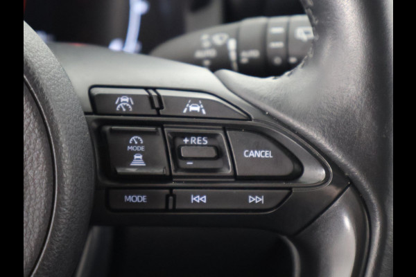 Toyota Yaris 1.5 Hybrid 115 Dynamic Luxury | Stuur- & Stoelverwarming | Parkeersensoren | Adaptieve Cruise Control | BSM