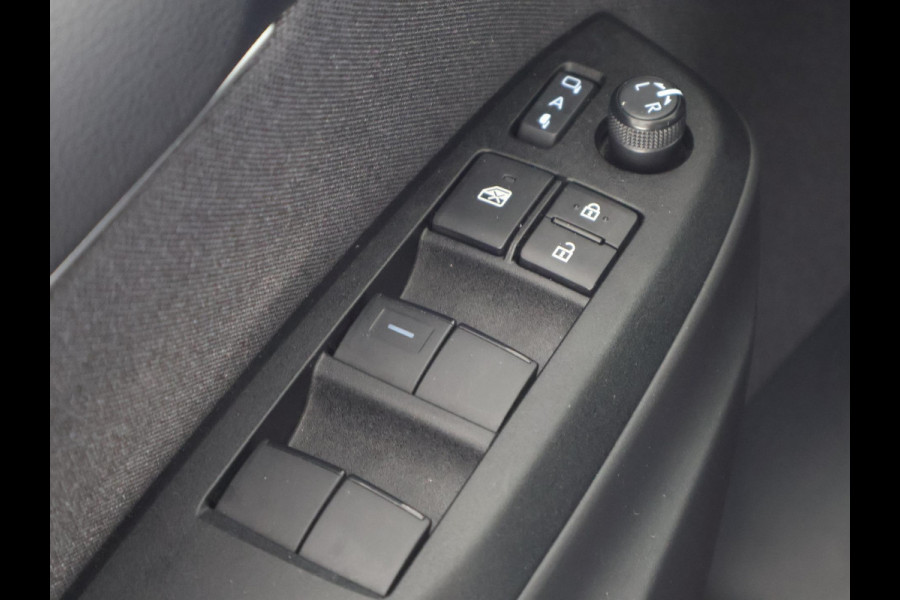 Toyota Yaris 1.5 Hybrid 115 Dynamic Luxury | Stuur- & Stoelverwarming | Parkeersensoren | Adaptieve Cruise Control | BSM