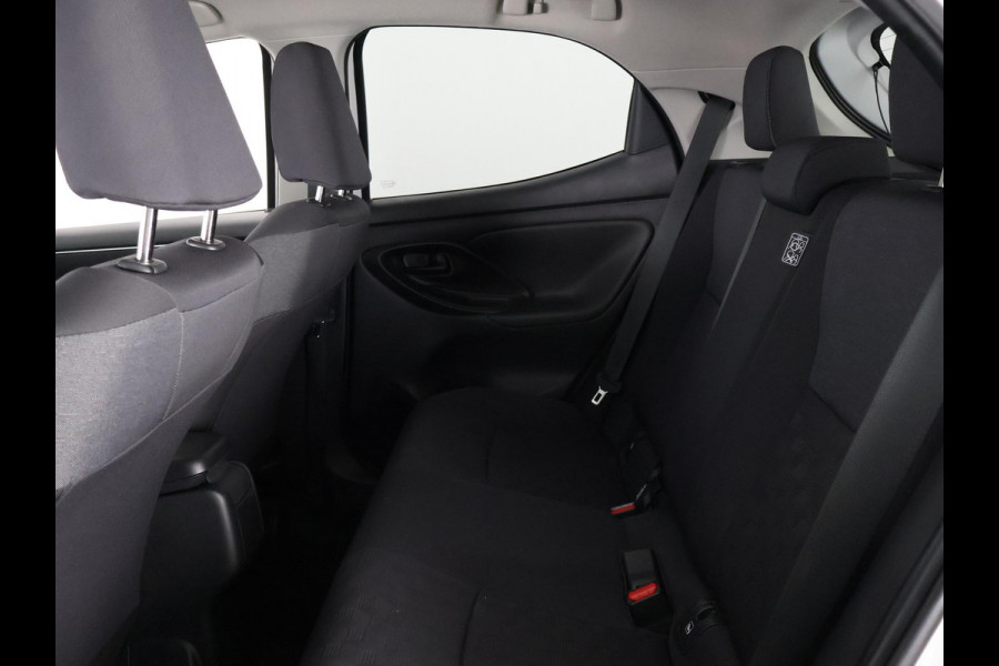 Toyota Yaris 1.5 Hybrid 115 Dynamic Luxury | Stuur- & Stoelverwarming | Parkeersensoren | Adaptieve Cruise Control | BSM