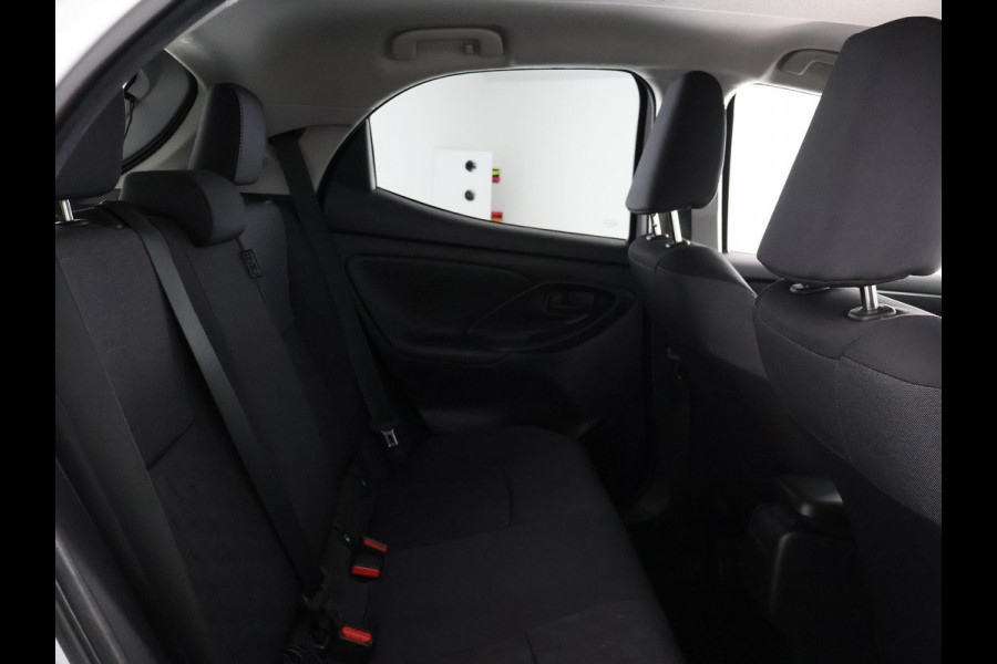 Toyota Yaris 1.5 Hybrid 115 Dynamic Luxury | Stuur- & Stoelverwarming | Parkeersensoren | Adaptieve Cruise Control | BSM