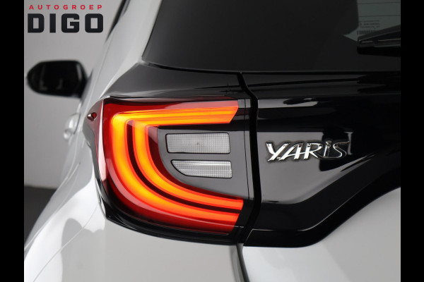 Toyota Yaris 1.5 Hybrid 115 Dynamic Luxury | Stuur- & Stoelverwarming | Parkeersensoren | Adaptieve Cruise Control | BSM