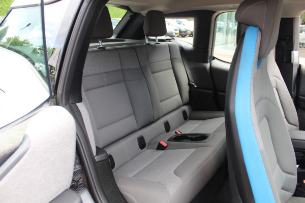 BMW i3 Executive Edition 120Ah 42 kWh / SoH 87,8% / Camera / Navigatie / 20'' / LED / Warmtepomp / Stoelverwarming / DAB / Cruise Control