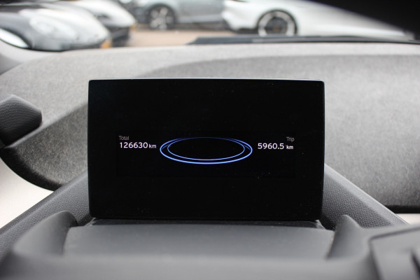 BMW i3 Executive Edition 120Ah 42 kWh / SoH 87,8% / Camera / Navigatie / 20'' / LED / Warmtepomp / Stoelverwarming / DAB / Cruise Control