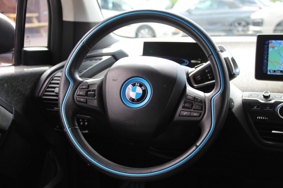 BMW i3 Executive Edition 120Ah 42 kWh / SoH 87,8% / Camera / Navigatie / 20'' / LED / Warmtepomp / Stoelverwarming / DAB / Cruise Control