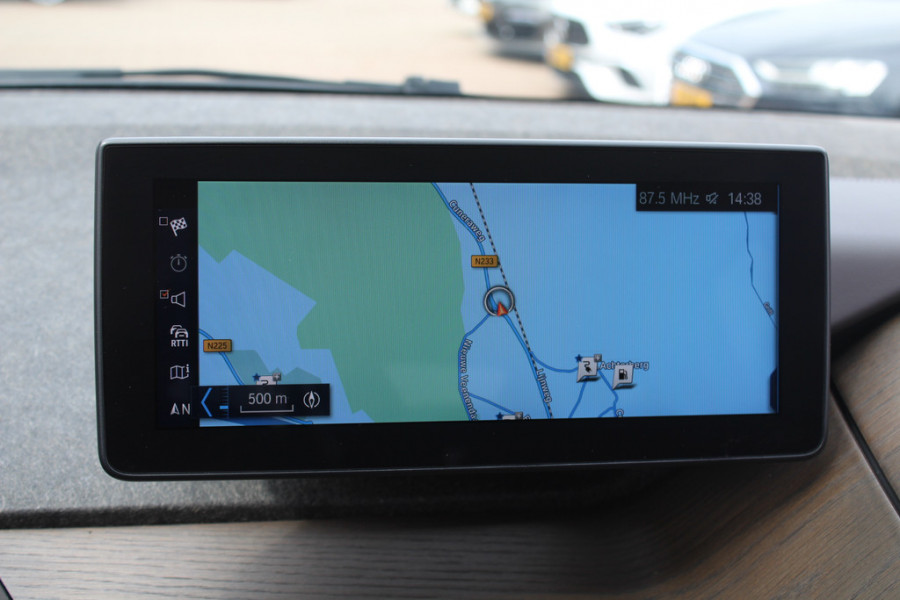 BMW i3 Executive Edition 120Ah 42 kWh / SoH 87,8% / Camera / Navigatie / 20'' / LED / Warmtepomp / Stoelverwarming / DAB / Cruise Control
