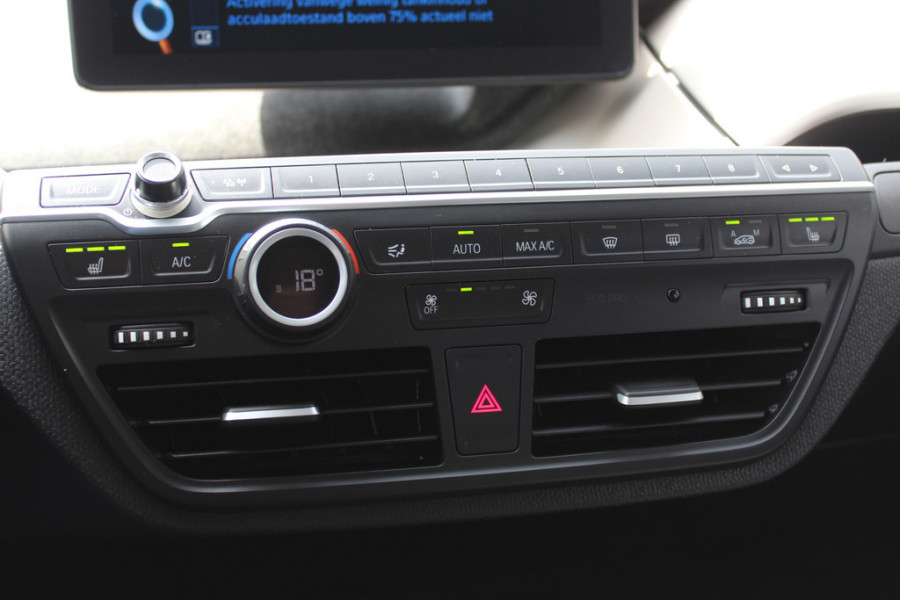 BMW i3 Executive Edition 120Ah 42 kWh / SoH 87,8% / Camera / Navigatie / 20'' / LED / Warmtepomp / Stoelverwarming / DAB / Cruise Control