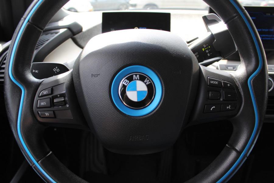 BMW i3 Executive Edition 120Ah 42 kWh / SoH 87,8% / Camera / Navigatie / 20'' / LED / Warmtepomp / Stoelverwarming / DAB / Cruise Control