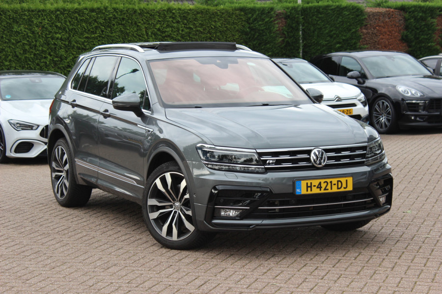 Volkswagen Tiguan 2.0 TSI 4Motion Highline Business R / Trekhaak / Panoramadak / Camera / Head-up / CarPlay / 20'' / Dodehoek / Virtual Cockpit / Stoelverwarming 4x / DAB / ACC