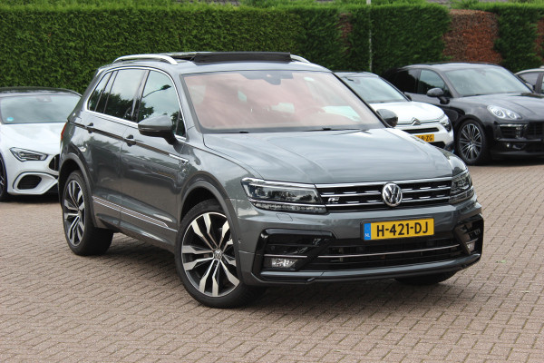 Volkswagen Tiguan 2.0 TSI 4Motion Highline Business R / Trekhaak / Panoramadak / Camera / Head-up / CarPlay / 20'' / Dodehoek / Virtual Cockpit / Stoelverwarming 4x / DAB / ACC