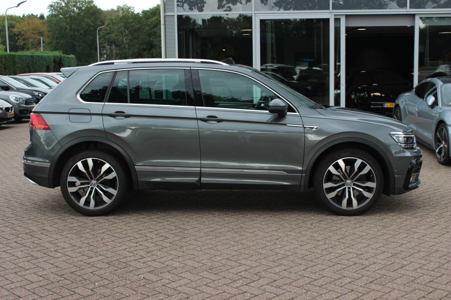 Volkswagen Tiguan 2.0 TSI 4Motion Highline Business R / Trekhaak / Panoramadak / Camera / Head-up / CarPlay / 20'' / Dodehoek / Virtual Cockpit / Stoelverwarming 4x / DAB / ACC