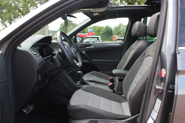 Volkswagen Tiguan 2.0 TSI 4Motion Highline Business R / Trekhaak / Panoramadak / Camera / Head-up / CarPlay / 20'' / Dodehoek / Virtual Cockpit / Stoelverwarming 4x / DAB / ACC