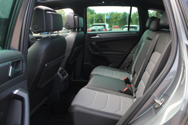 Volkswagen Tiguan 2.0 TSI 4Motion Highline Business R / Trekhaak / Panoramadak / Camera / Head-up / CarPlay / 20'' / Dodehoek / Virtual Cockpit / Stoelverwarming 4x / DAB / ACC