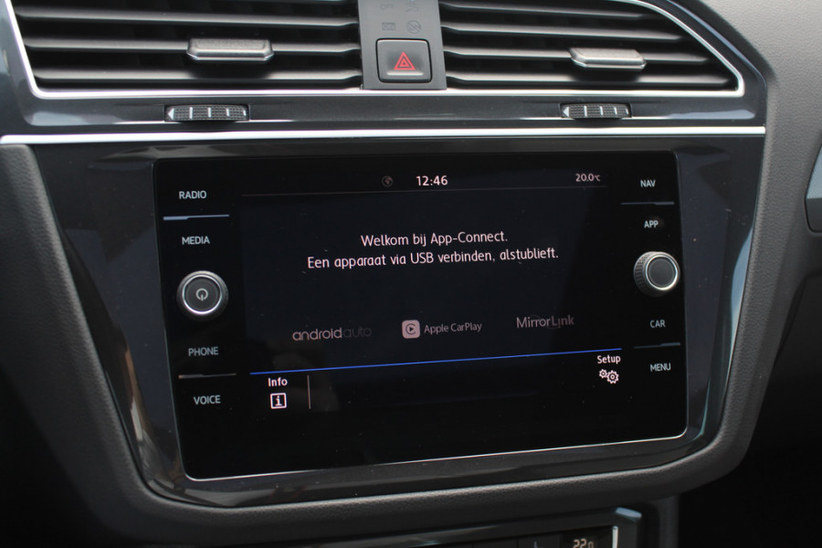 Volkswagen Tiguan 2.0 TSI 4Motion Highline Business R / Trekhaak / Panoramadak / Camera / Head-up / CarPlay / 20'' / Dodehoek / Virtual Cockpit / Stoelverwarming 4x / DAB / ACC
