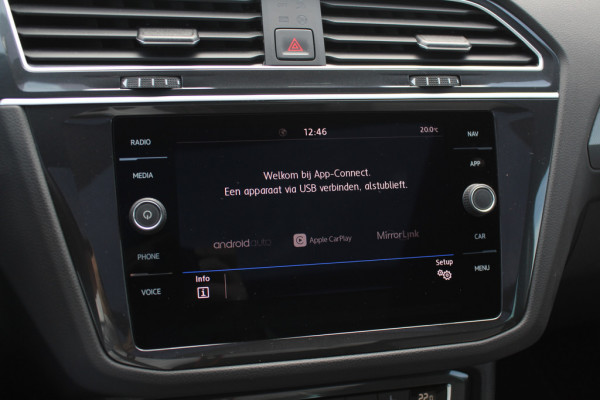 Volkswagen Tiguan 2.0 TSI 4Motion Highline Business R / Trekhaak / Panoramadak / Camera / Head-up / CarPlay / 20'' / Dodehoek / Virtual Cockpit / Stoelverwarming 4x / DAB / ACC