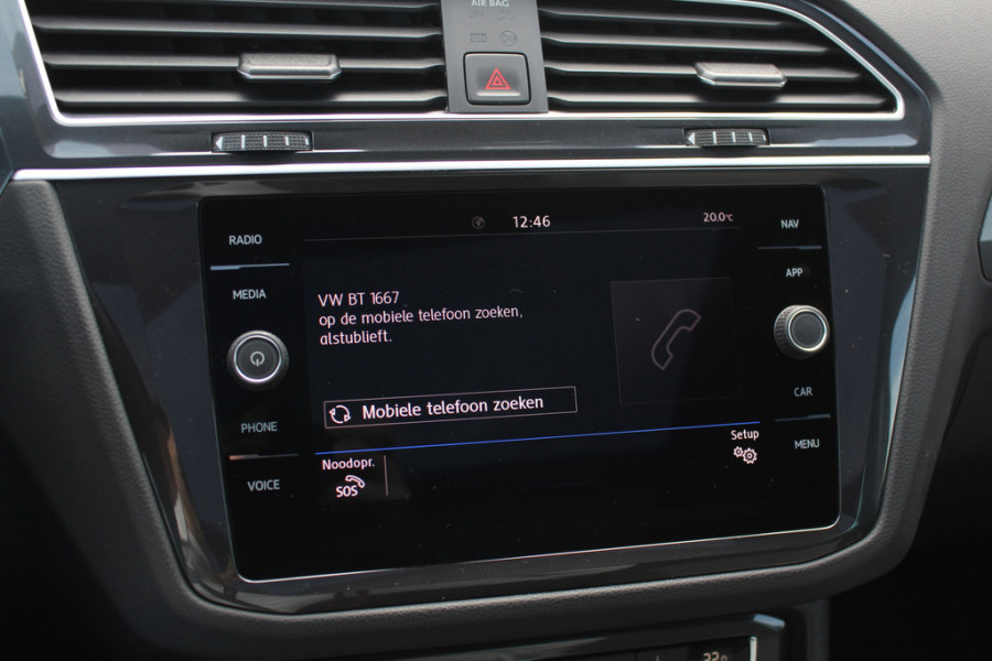 Volkswagen Tiguan 2.0 TSI 4Motion Highline Business R / Trekhaak / Panoramadak / Camera / Head-up / CarPlay / 20'' / Dodehoek / Virtual Cockpit / Stoelverwarming 4x / DAB / ACC