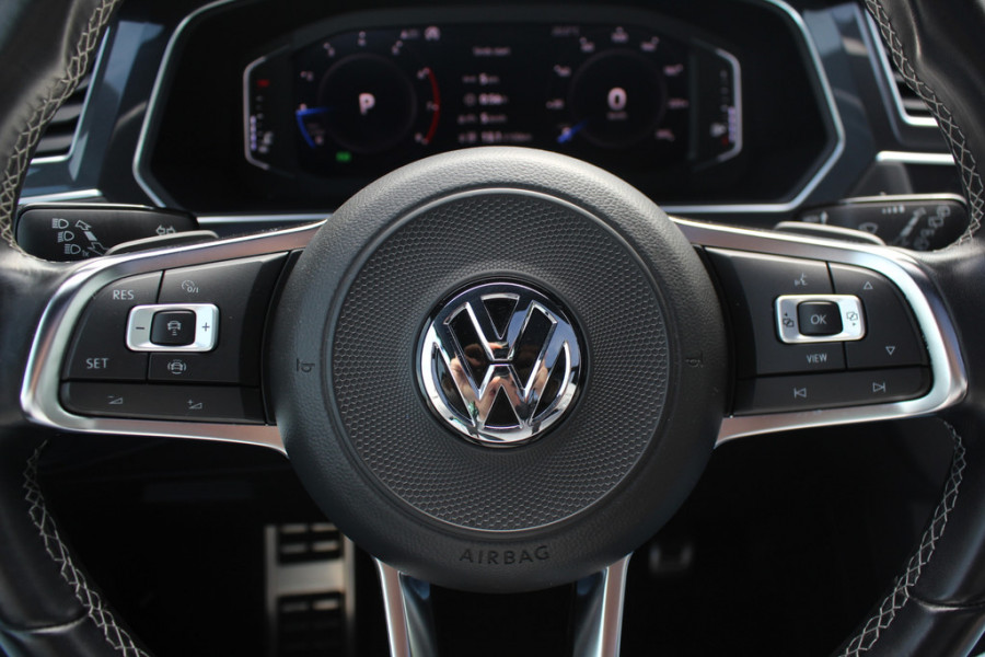 Volkswagen Tiguan 2.0 TSI 4Motion Highline Business R / Trekhaak / Panoramadak / Camera / Head-up / CarPlay / 20'' / Dodehoek / Virtual Cockpit / Stoelverwarming 4x / DAB / ACC
