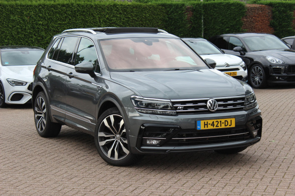 Volkswagen Tiguan 2.0 TSI 4Motion Highline Business R / Trekhaak / Panoramadak / Camera / Head-up / CarPlay / 20'' / Dodehoek / Virtual Cockpit / Stoelverwarming 4x / DAB / ACC