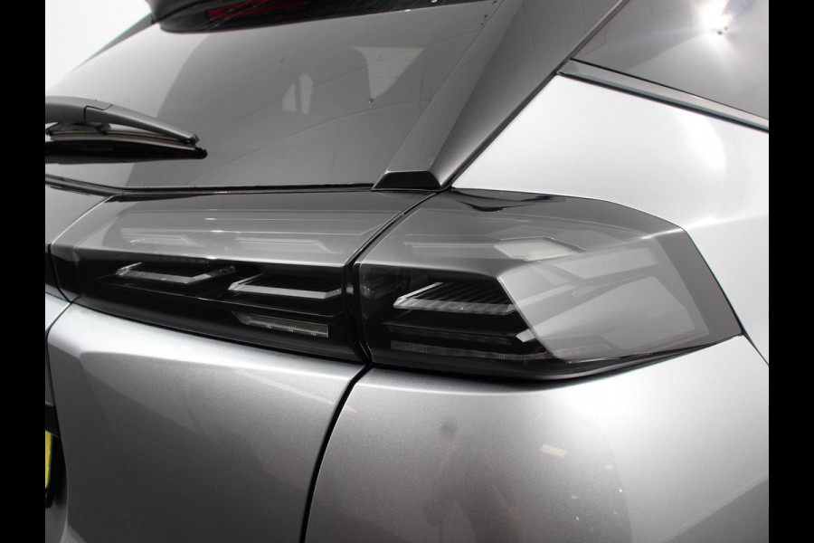 Peugeot e-2008 EV Allure 50 kWh Navigatie Apple Carplay Android Auto Camera Parkeerhulp Adaptive cruise control Dodehoekassistent Full Led Climate Control Virtual Cockpit Lichtmetalen velgen