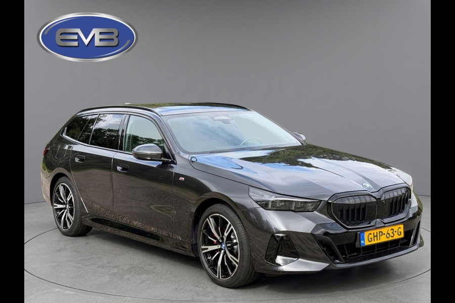 BMW 5 Serie Touring 530e, M sport PRO, ALLE OPTIES, panoramadak, electr bedienbare trekhaak,b&w, nieuwprijs € 98781,- NL auto nap