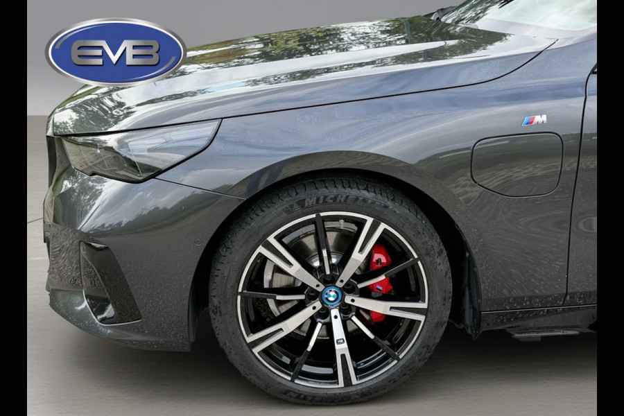 BMW 5 Serie Touring 530e, M sport PRO, ALLE OPTIES, panoramadak, electr bedienbare trekhaak,b&w, nieuwprijs € 98781,- NL auto nap