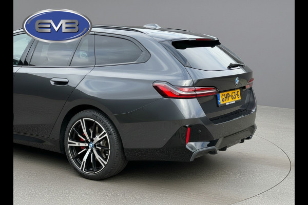 BMW 5 Serie Touring 530e, M sport PRO, ALLE OPTIES, panoramadak, electr bedienbare trekhaak,b&w, nieuwprijs € 98781,- NL auto nap