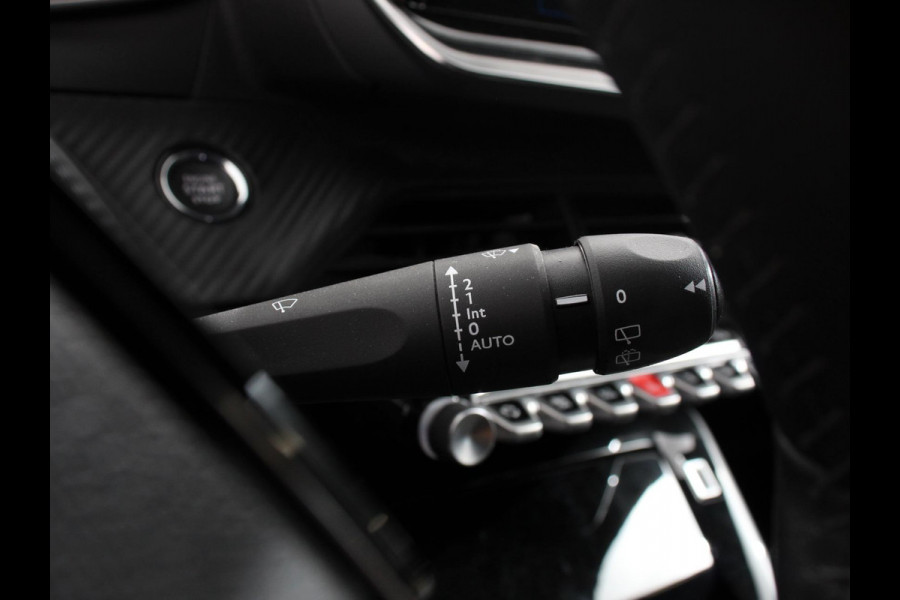 Peugeot e-2008 EV Allure 50 kWh Navigatie Apple Carplay Android Auto Camera Parkeerhulp Adaptive cruise control Dodehoekassistent Full Led Climate Control Virtual Cockpit Lichtmetalen velgen