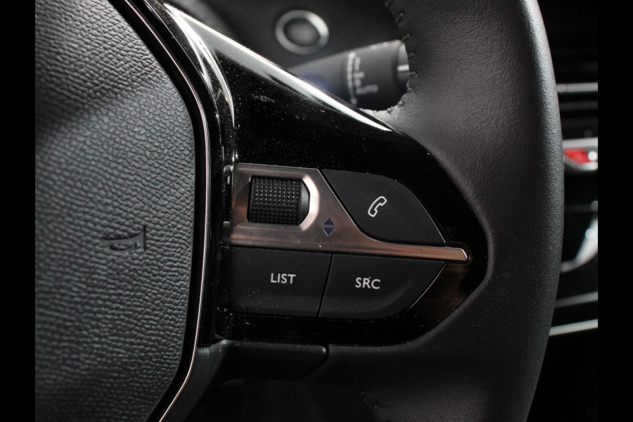 Peugeot e-2008 EV Allure 50 kWh Navigatie Apple Carplay Android Auto Camera Parkeerhulp Adaptive cruise control Dodehoekassistent Full Led Climate Control Virtual Cockpit Lichtmetalen velgen