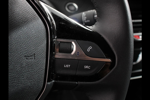 Peugeot e-2008 EV Allure 50 kWh Navigatie Apple Carplay Android Auto Camera Parkeerhulp Adaptive cruise control Dodehoekassistent Full Led Climate Control Virtual Cockpit Lichtmetalen velgen
