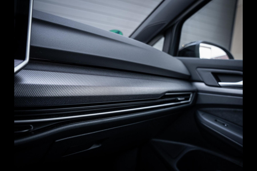Volkswagen Golf 8.5 1.5 eHybrid GTE - Pano l HUD l 360cam l Dodehoek