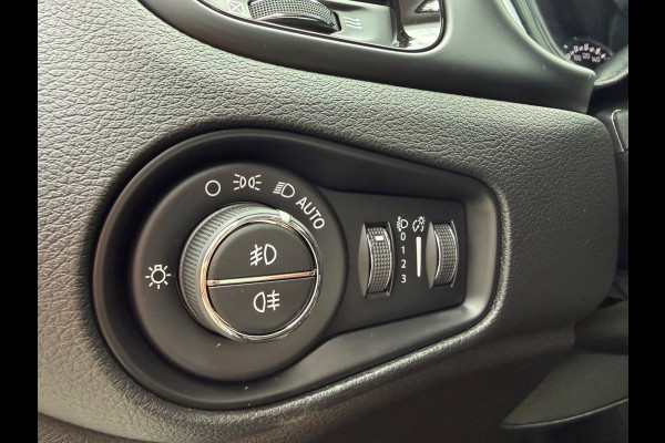 Jeep Renegade 1.4 140pk Limited, CarPlay, Xenon, NAP, KeyLess