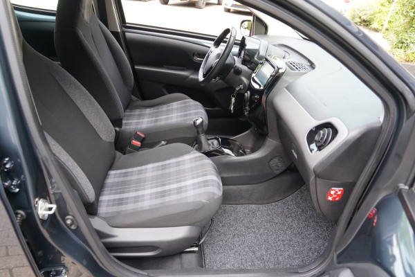 Peugeot 108 1.0 e-VTi Allure|Prijs rijklaar incl 12 mnd garantie|Navi Bluetooth Lmv
