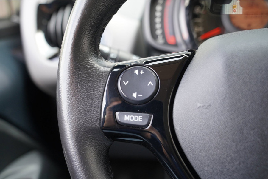 Peugeot 108 1.0 e-VTi Allure|Prijs rijklaar incl 12 mnd garantie|Navi Bluetooth Lmv