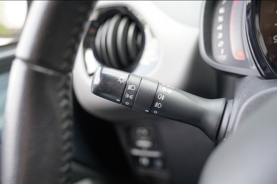 Peugeot 108 1.0 e-VTi Allure|Prijs rijklaar incl 12 mnd garantie|Navi Bluetooth Lmv