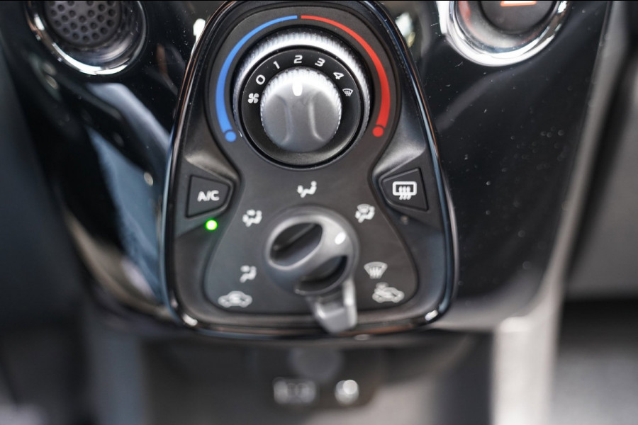 Peugeot 108 1.0 e-VTi Allure|Prijs rijklaar incl 12 mnd garantie|Navi Bluetooth Lmv