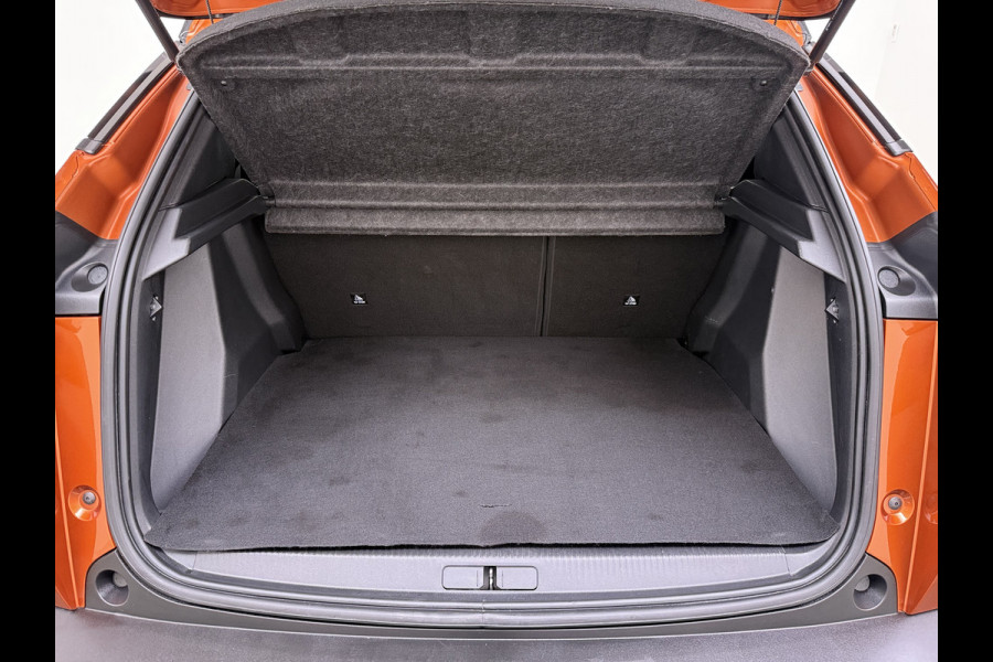 Peugeot 2008 131PK Automaat GT-Line 360°Camera Virtual Cockpit 3D-Navi Keyless Ecc Apple Carplay Android Auto Pdc Dodehoekbewaking Regen-Lichtsensor Cruise Control DAB+ Privacy Glas Lmv Led Isofix Lane Assist Bluetooth Dealeronderhouden Origineel Nederlandse Auto