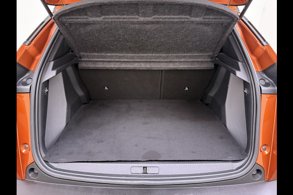 Peugeot 2008 131PK Automaat GT-Line 360°Camera Virtual Cockpit 3D-Navi Keyless Ecc Apple Carplay Android Auto Pdc Dodehoekbewaking Regen-Lichtsensor Cruise Control DAB+ Privacy Glas Lmv Led Isofix Lane Assist Bluetooth Dealeronderhouden Origineel Nederlandse Auto