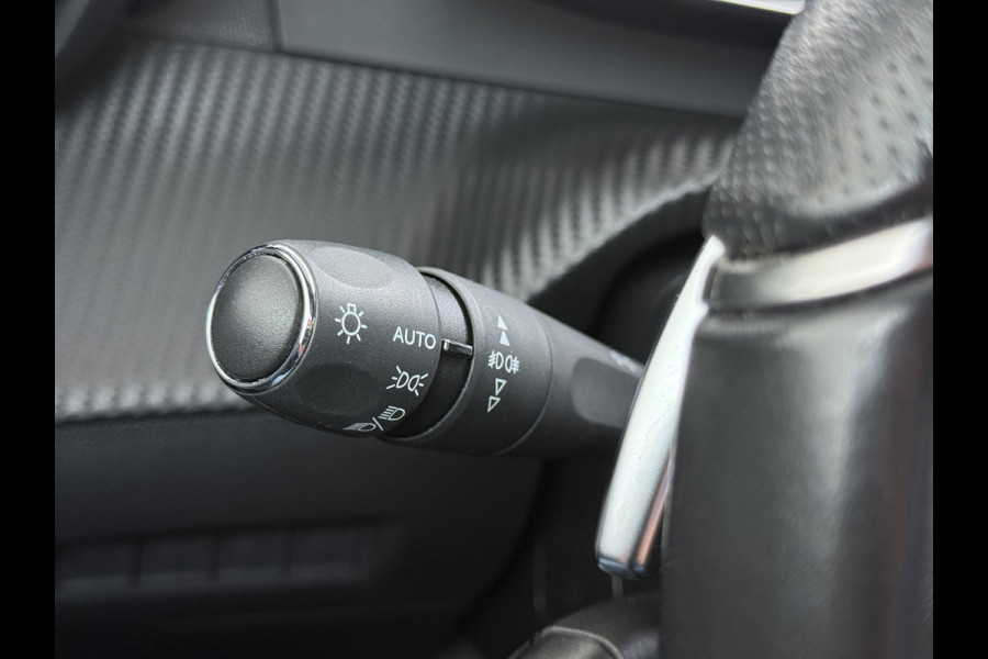 Peugeot 2008 131PK Automaat GT-Line 360°Camera Virtual Cockpit 3D-Navi Keyless Ecc Apple Carplay Android Auto Pdc Dodehoekbewaking Regen-Lichtsensor Cruise Control DAB+ Privacy Glas Lmv Led Isofix Lane Assist Bluetooth Dealeronderhouden Origineel Nederlandse Auto