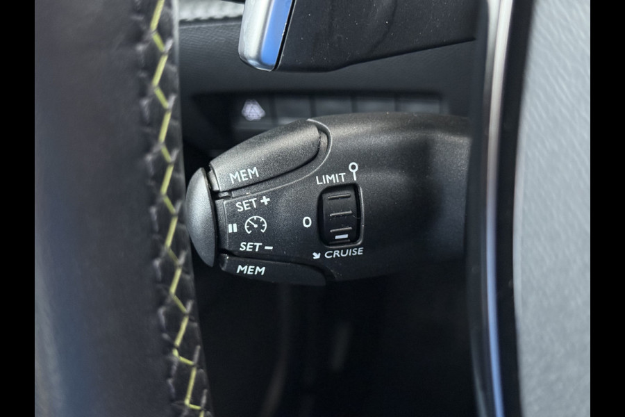 Peugeot 2008 131PK Automaat GT-Line 360°Camera Virtual Cockpit 3D-Navi Keyless Ecc Apple Carplay Android Auto Pdc Dodehoekbewaking Regen-Lichtsensor Cruise Control DAB+ Privacy Glas Lmv Led Isofix Lane Assist Bluetooth Dealeronderhouden Origineel Nederlandse Auto