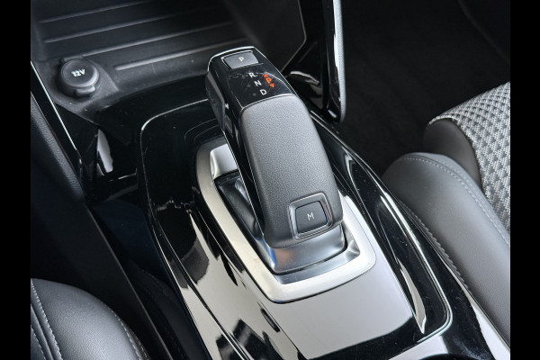 Peugeot 2008 131PK Automaat GT-Line 360°Camera Virtual Cockpit 3D-Navi Keyless Ecc Apple Carplay Android Auto Pdc Dodehoekbewaking Regen-Lichtsensor Cruise Control DAB+ Privacy Glas Lmv Led Isofix Lane Assist Bluetooth Dealeronderhouden Origineel Nederlandse Auto