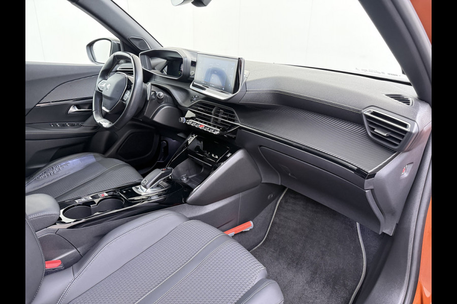 Peugeot 2008 131PK Automaat GT-Line 360°Camera Virtual Cockpit 3D-Navi Keyless Ecc Apple Carplay Android Auto Pdc Dodehoekbewaking Regen-Lichtsensor Cruise Control DAB+ Privacy Glas Lmv Led Isofix Lane Assist Bluetooth Dealeronderhouden Origineel Nederlandse Auto