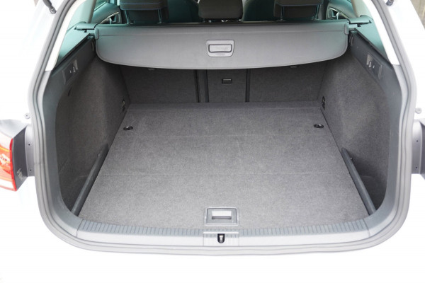 Volkswagen Golf Variant 1.0 TSI Comfortline |Prijs rijklaar incl 12 mnd garantie|Navi Carplay LMV+All-season Pdc
