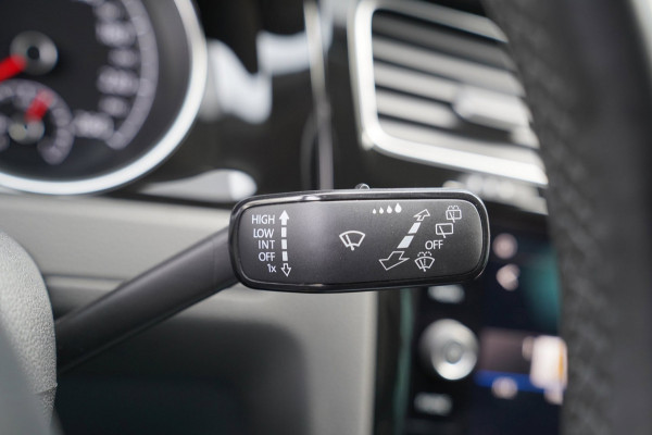 Volkswagen Golf Variant 1.0 TSI Comfortline |Prijs rijklaar incl 12 mnd garantie|Navi Carplay LMV+All-season Pdc