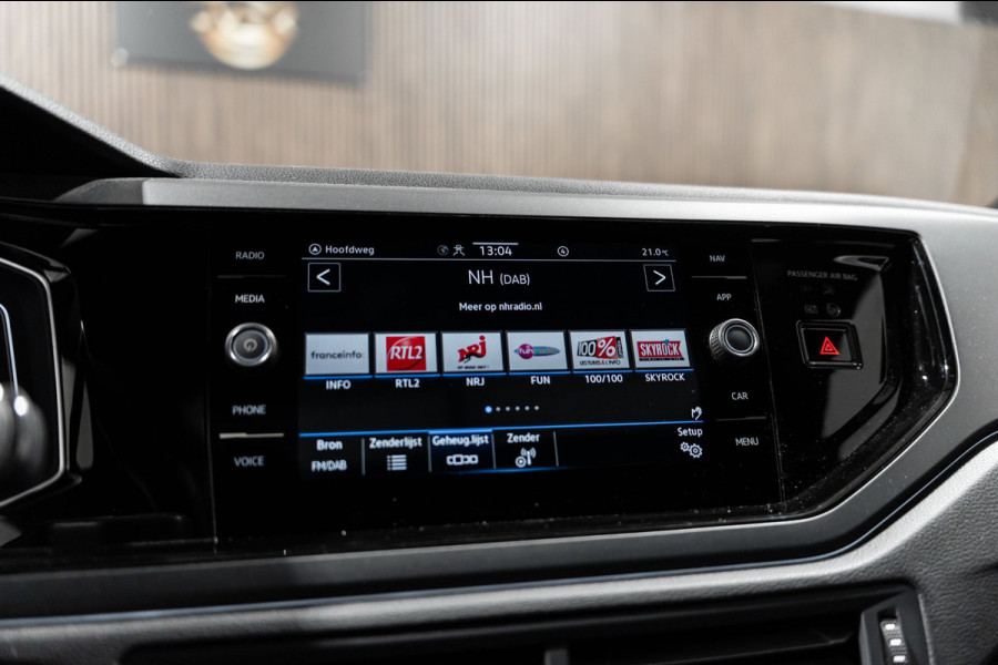 Volkswagen Taigo 1.0 TSI R-Line DSG IQ PANO CAMERA