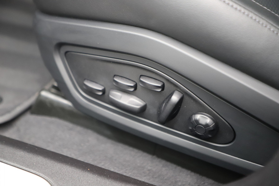 Porsche Taycan Cross Turismo 4 93kWh | 380PK | Panoramadak | Keyless-go | Sfeerverlichting | Bose audio | Matrix-led | 16-weg memory stoelen | 2022.
