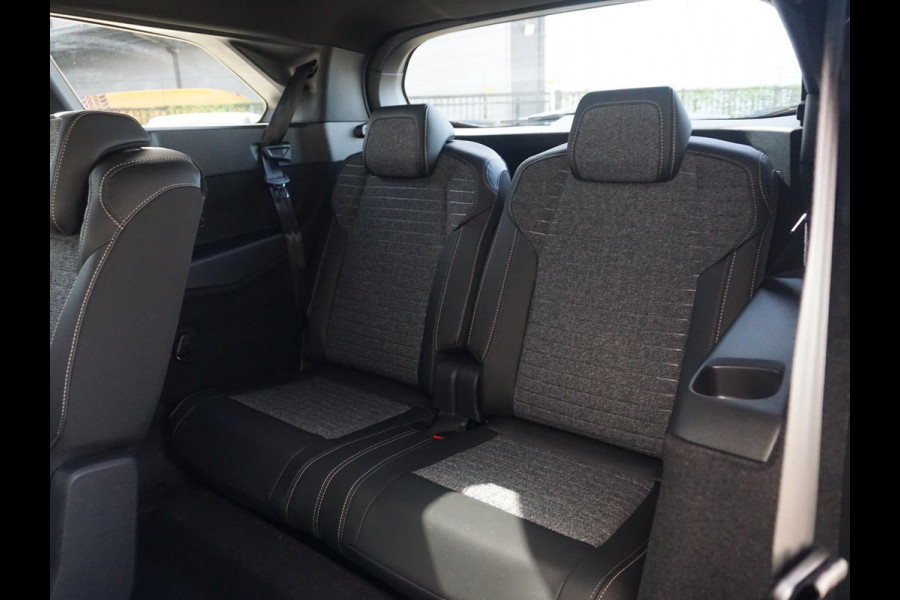 Peugeot 5008 1.6 Plug-in Hybrid 195 Allure 7p Winterpakket