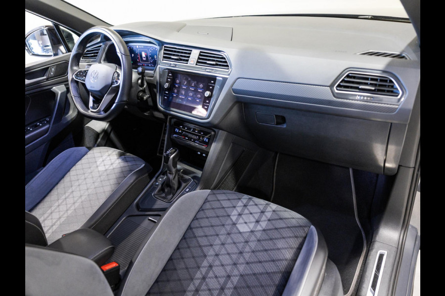 Volkswagen Tiguan 1.5 TSI 2x R-Line / 150pk / NAP / IQ Light / Automatische klimaatregeling /