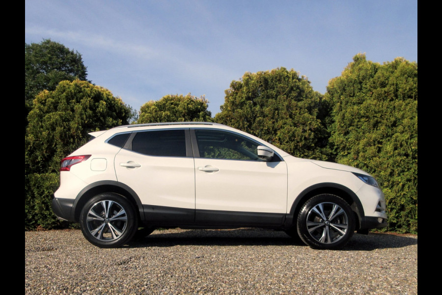 Nissan QASHQAI 1.2 N-Connecta * 360cam * Pano * Trekhaak *