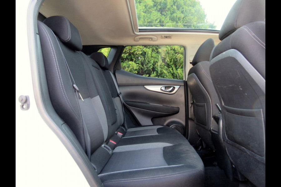 Nissan QASHQAI 1.2 N-Connecta * 360cam * Pano * Trekhaak *